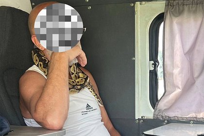 Еле стоящий на ногах россиянин приехал жаловаться в ГАИ и попал на видео