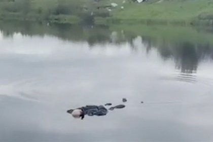 Российские рыбаки поймали на удочку пытавшегося покончить с собой мужчину