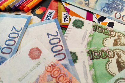 Некоторым россиянам с 1 октября повысят зарплату