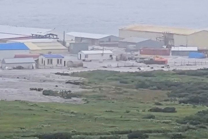 Здания в Северо-Курильске подтопило после цунами
