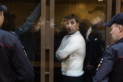 Шакро Молодой
