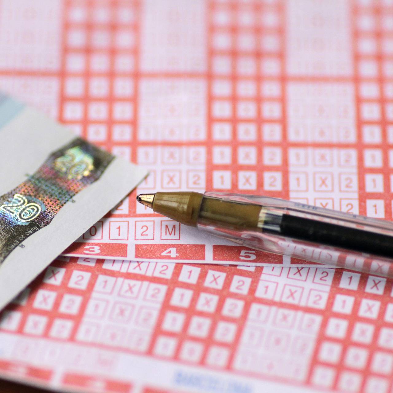 Женщина выиграла в лотерею четыре миллиона рублей из-за смерти отца