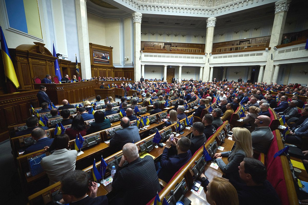 Ukraine's President Volodymyr Zelenskiy addresses lawmakers on the 1000th day of Russia's full-scale invasion of Ukraine, during a parliament session in Kyiv, Ukraine November 19, 2024