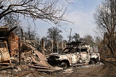«Тогда ляжешь рядом». Солдаты ВСУ под Суджей заставили пожилую россиянку тащить тело соседки, пригрозив расправой
