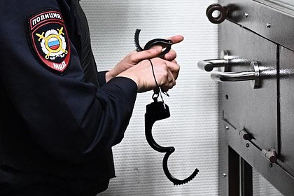 Девушка попалась на кладбище с коробкой тротила для подрыва здания ФСБ России