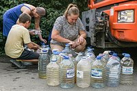 «Меньше пьем и едим, не стираем» Как Донбасс оказался на грани гуманитарной катастрофы из-за нехватки воды и кто в этом виноват?