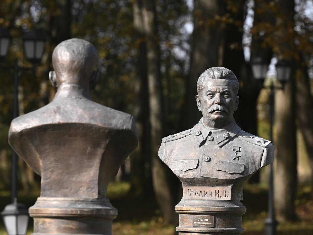Отношение грузин к Сталину раскрыли0