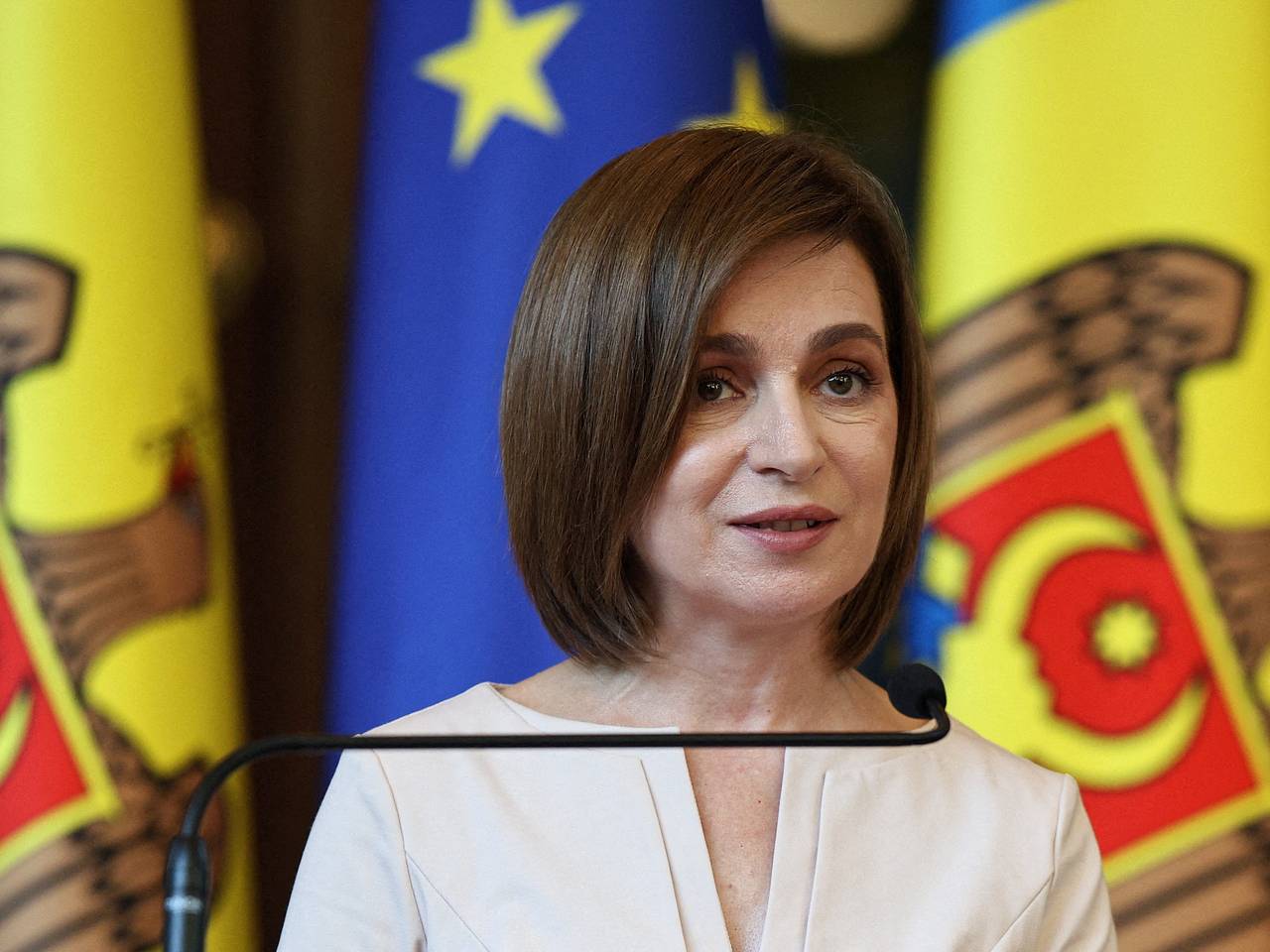Президент постсоветской страны призвала посадить Украину за стол переговоров0