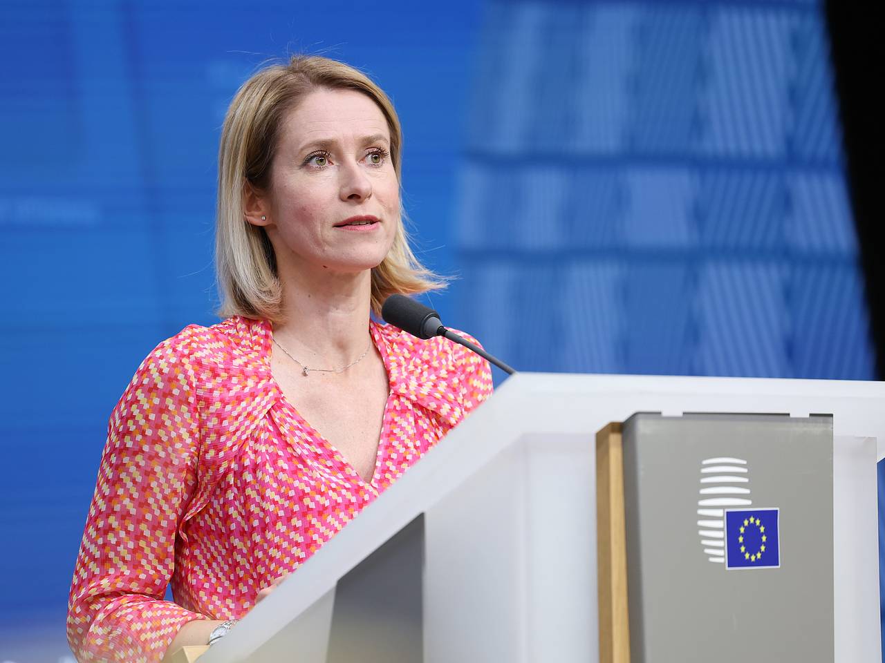 Евросоюз начнет работу над 19-м пакетом санкций против России0