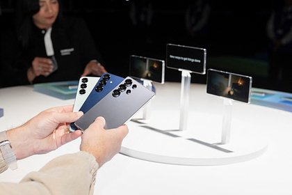 Камера самого дорогого смартфона Samsung раскрасила Луну