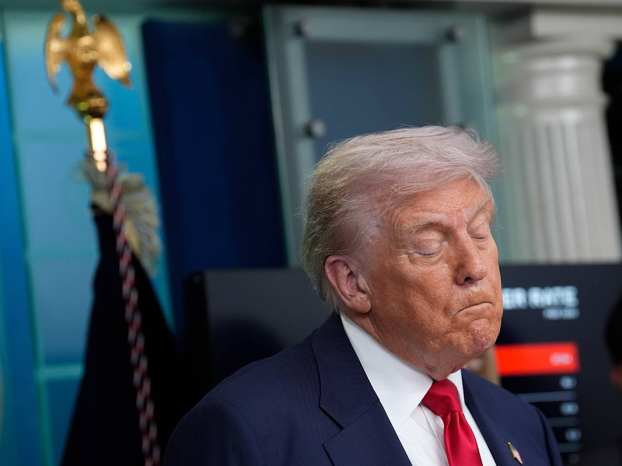 Трамп заявил о готовности затронуть тему хакерских атаках на встрече с Путиным0