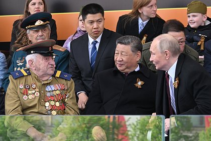Сидевшему рядом с Путиным на параде ветерану исполнилось 100 лет