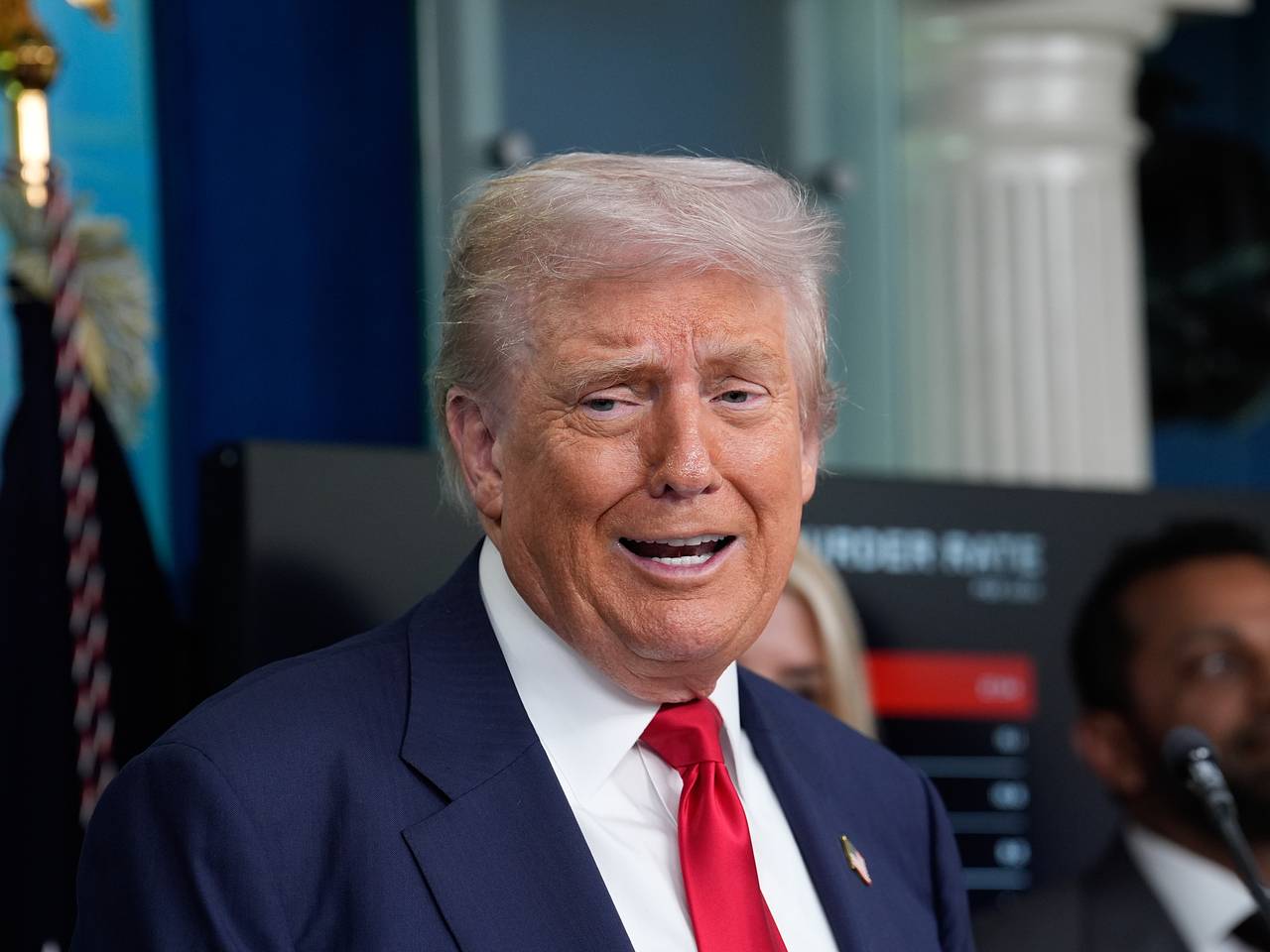 Азаров заявил о возможном давлении Трампа на Зеленского из-за Донбасса0
