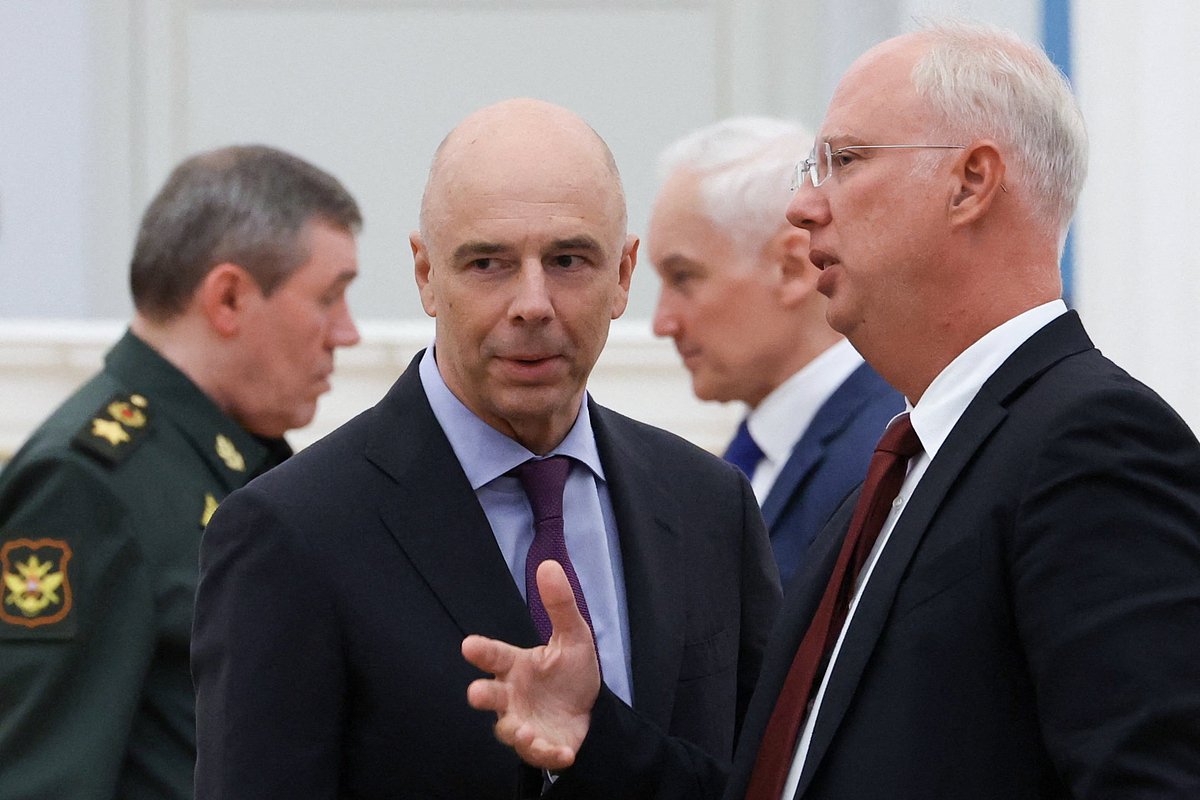 Министр финансов России Антон Силуанов и спецпредставитель президента России по инвестиционно-экономическому сотрудничеству с зарубежными странами Кирилл Дмитриев в Кремле, Москва, Россия, 14 августа 2025 года