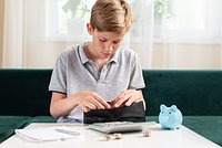 Как ребенку заработать на карманные расходы? Безопасные способы и идеи заработка в 12 лет