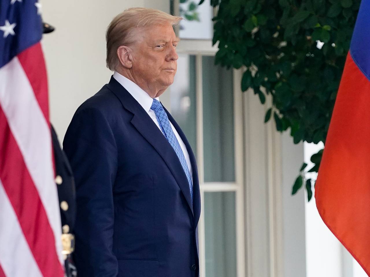 Трамп прибыл на встречу с Путиным0