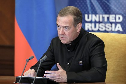 Медведев раскрыл первые итоги встречи Путина и Трампа