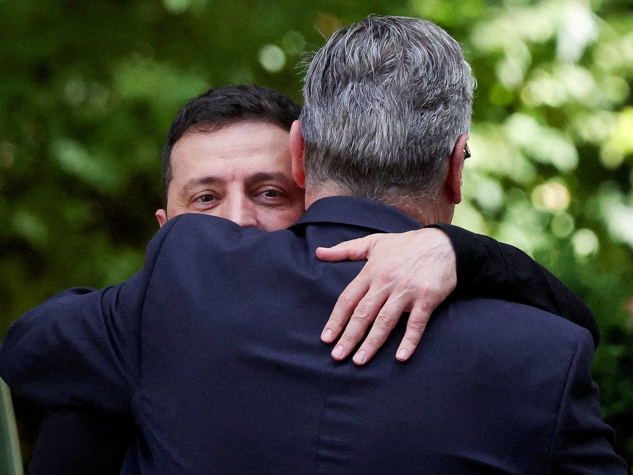 Бывший подполковник СБУ объяснил выгоду Зеленского для Запада0
