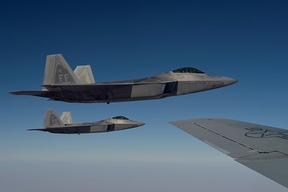 Тайный смысл пролета истребителей США над головой Путина на Аляске объяснили