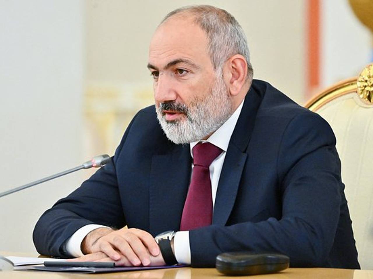 Премьер Армении извинился за грубые высказывания в адрес церкви0