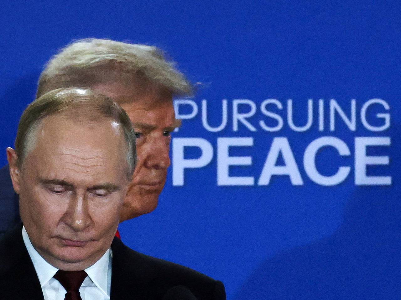 Вероятность трехсторонней встречи Путина, Трампа и Зеленского оценили0