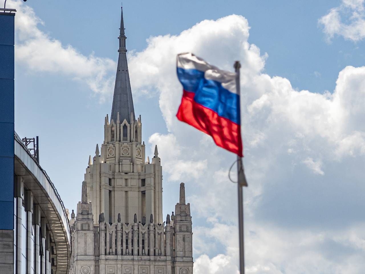 В МИД заявили о попытке Британии подорвать мирные усилия США и России0