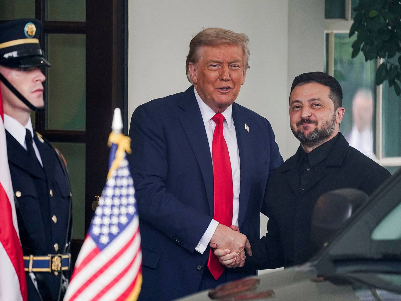 В Киеве рассказали о намеке Трампа Зеленскому на встрече в Белом доме0