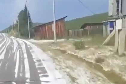 Российский регион неожиданно завалило снегом