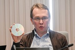 Олег Артамонов