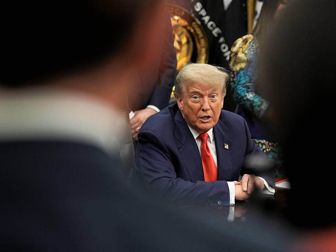 Трамп решил наказывать за сожжение американского флага0