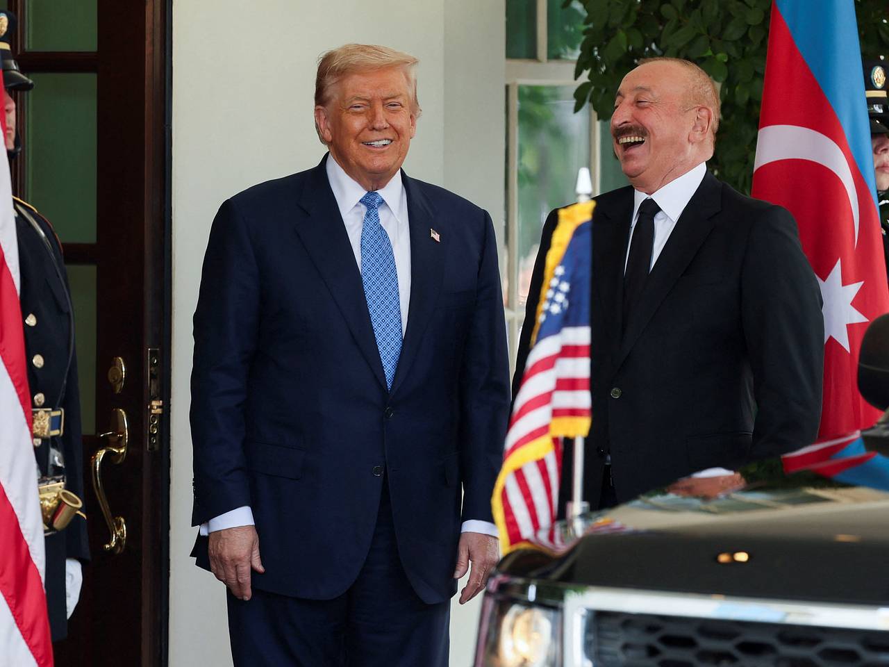 Трамп похвастался Алиеву планами на третий срок0