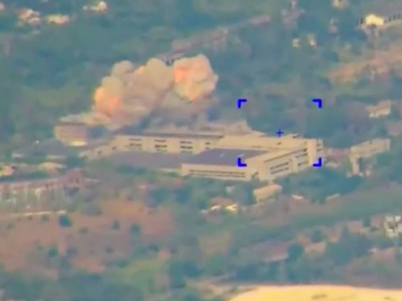 Появилось видео удара трехтонной авиабомбы по пункту дислокации ВСУ0