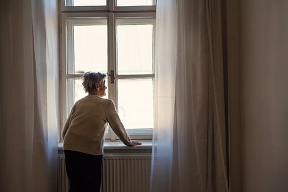 Внучка жестоко отомстила 78-летней бабушке за «мерзкие хлюпающие звуки»