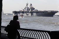 «Мы поднимем миллионы». Трамп отправил корабли к дружественной России стране. Почему его подозревают в желании начать новую войну?