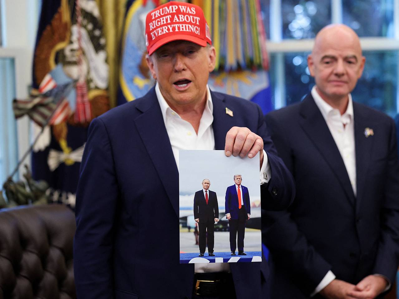 Трамп похвастался фотографией с Путиным0