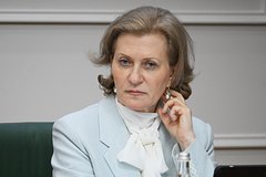 Анна Попова
