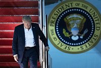 «Его дипломатия дезориентирует». Почему в США обвиняют Трампа в непоследовательной политике по Украине? 