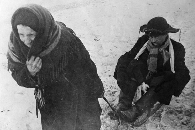 Жители Ленинграда в дни блокады