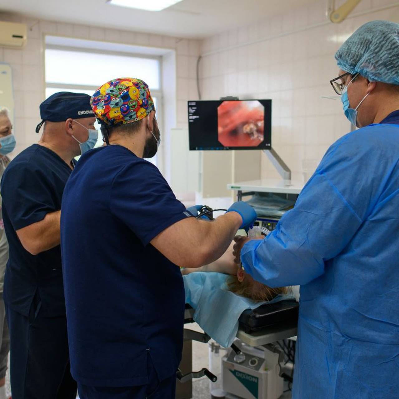 Во Владивостоке врачи спасли наглотавшуюся камней девочку