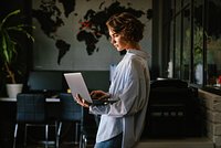 Россиянам запретят размещать рекламу товаров и услуг в Instagram. Как это перевернет жизнь малого бизнеса?