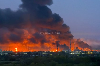 Стало известно о пожаре на нефтезаводе в приволжском регионе России после атаки ВСУ