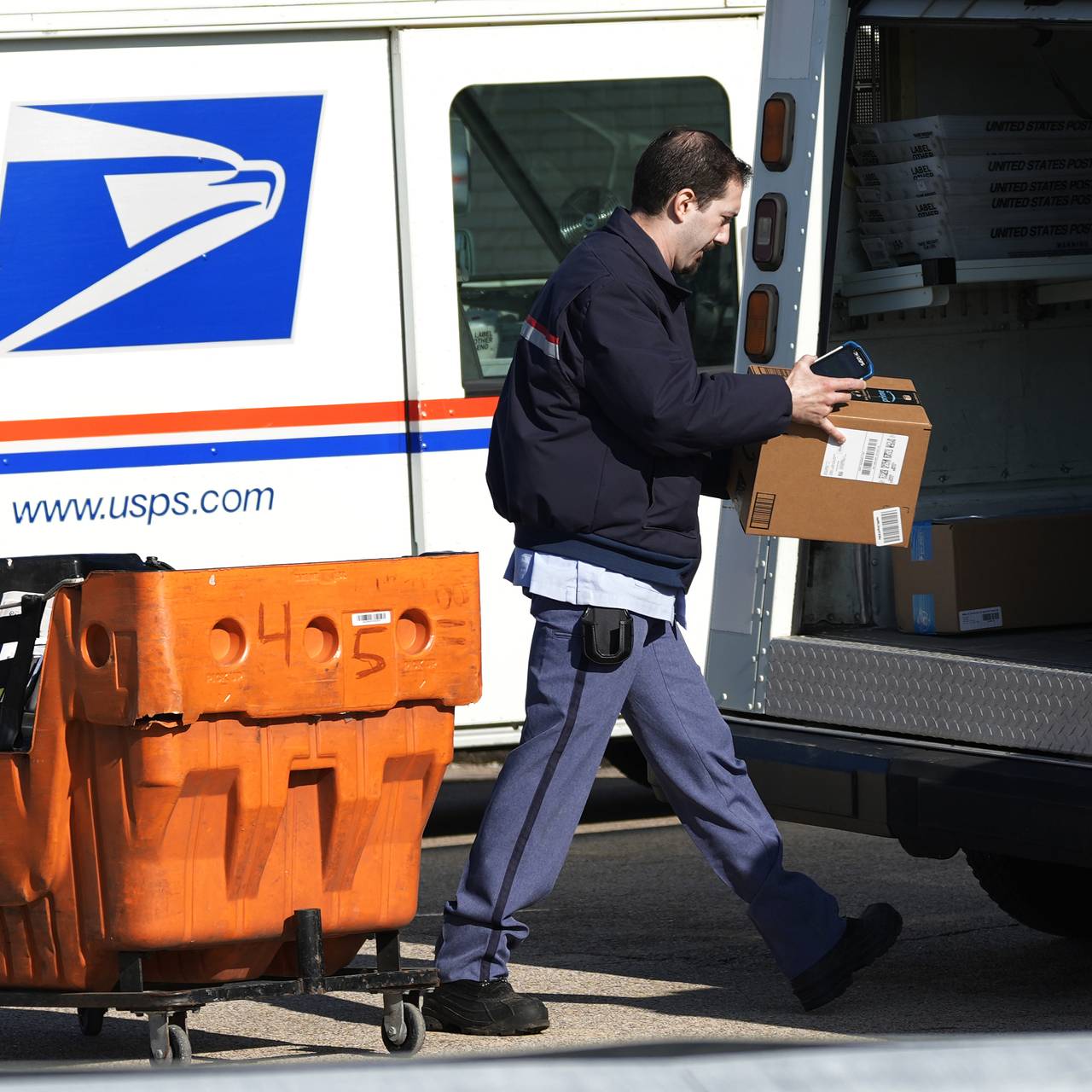 Потерянную почтой открытку доставили через 72 года