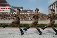 «Это выглядит пугающим». Цензура, культ личности и тотальный контроль: как живут в самой закрытой стране мира? 