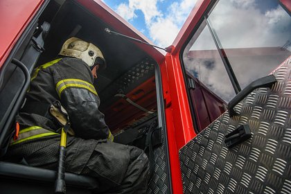 В российском городе начался крупный пожар