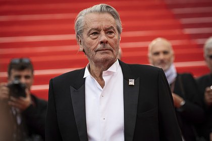 Сын Алена Делона потребовал пересмотреть завещание отца