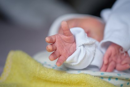 Женщина потеряла ребенка во время родов и неожиданно встретилась с ним спустя 42 года