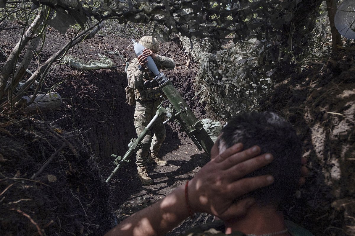 Военнослужащие Вооруженных сил Украины на позициях под Константиновкой, 26 августа 2025 года