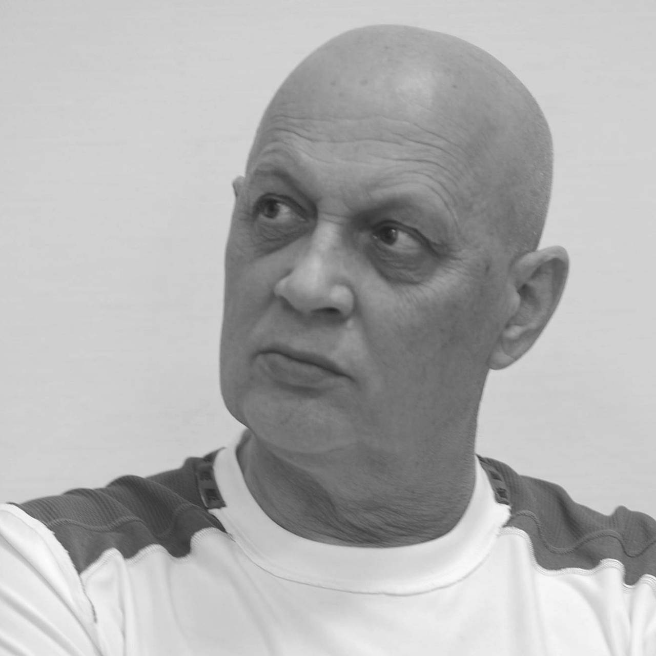 Умер культовый российский писатель-фантаст