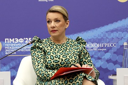 Захарова назвала Бербок антисимволом