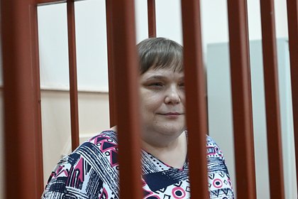Российской журналистке Баязитовой срок в колонии заменили на принудительные работы